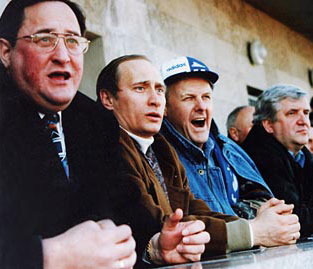 Анатолий Турчак (слева), В.Путин. Фото с сайта: interesnews.ru