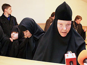 Настоятельница монастыря матушка Георгия: - Да, наказывали жестко. Но не жестоко! Ремнем никого не били и не издевались...