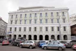 Торгово-офисный центр на Арбатской площади правительство собирается купить за 290 млн долларов
