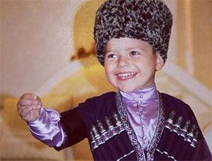 Адам Кадыров - шестилетний сын главы Чеченской Республики выучил наизусть Коран и стал самым молодым в России хафизом - знатоком священной книги мусульман