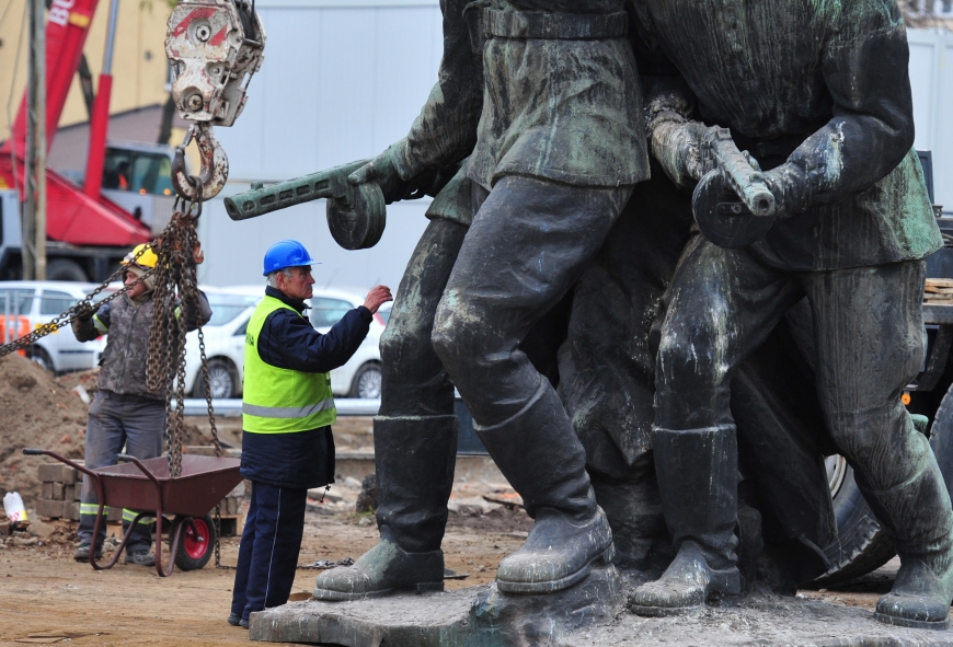 В Польше собираются сносить советские памятники по всей стране 