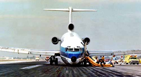 Boeing 727-25 доставил пассажиров в целости и сохранности… хотя и не без некоторого шока