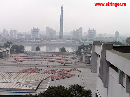 Наверное, это самый красивый и стройный вид на Пхеньян, который удалось отснять в этот день