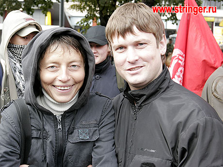 Карин Клеман и Леонид Развожаев на  марше «Антикапитализм-2006»